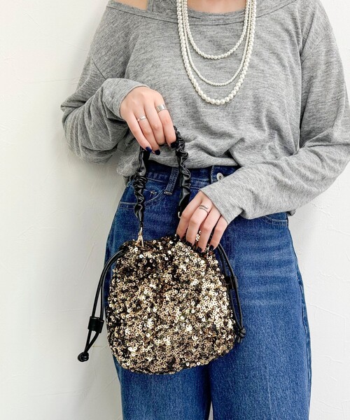 fredy emue(フレディエミュ)の「スパングル巾着バッグ(ハンドバッグ・レディース・ゴールド/マルチ/ブラック・FREE)」の1枚目の写真