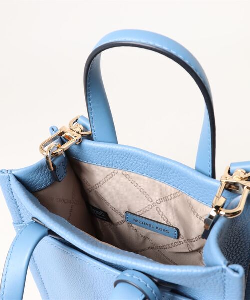 MICHAEL KORS（マイケルコース）の「GIGI ペブルレザー クロス