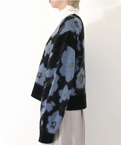 STYLEBLOCK(スタイルブロック)の「花柄ジャガード起毛ニットショート丈カーディガン(カーディガン/ボレロ・レディース・ブルー/ブラック/オフホワイト/ピンク・M)」の7枚目の写真
