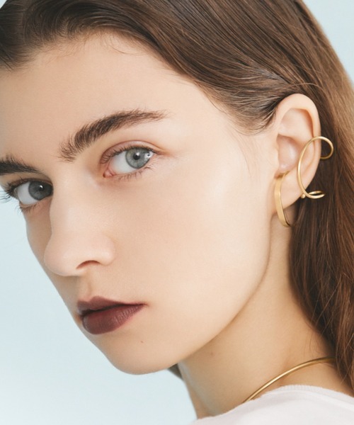 kiehtova(キエトヴァ)の「【kiehtova】SWING EARCUFF/スウィング イヤーカフ(イヤーカフ・レディース・シルバー/ゴールド・FREE)」の4枚目の写真