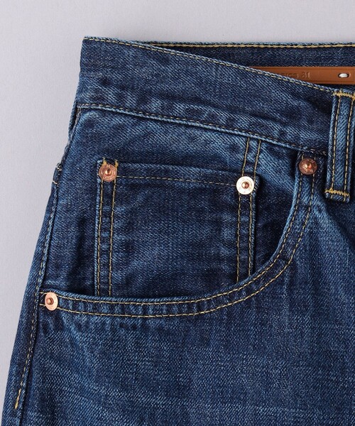 Scye(サイ)の「<Scye> Selvedge Used Wash Wide Leg Jeans/セルビッチ ユーズド ウォッシュ ワイドレッグ ジーンズ(デニムパンツ・メンズ・ライトブルー・29inch/31inch/27inch)」の4枚目の写真
