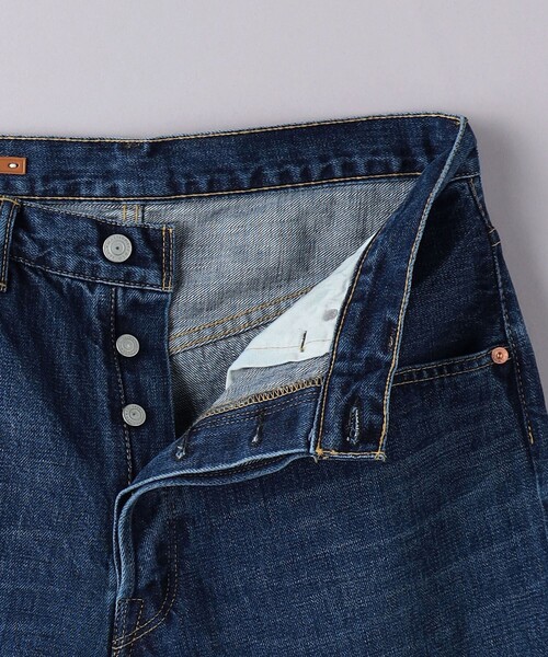 Scye(サイ)の「<Scye> Selvedge Used Wash Wide Leg Jeans/セルビッチ ユーズド ウォッシュ ワイドレッグ ジーンズ(デニムパンツ・メンズ・ライトブルー・29inch/31inch/27inch)」の7枚目の写真