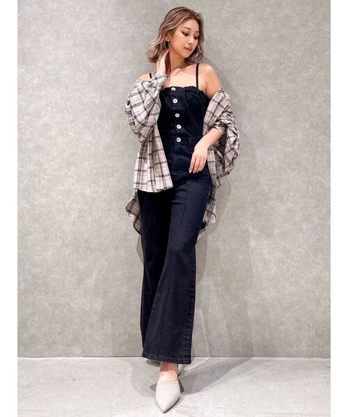 GYDA(ジェイダ)の「BACKリボンデニムロンパース(ワンピース・レディース・インディゴブルー/ライトブルー/ブラック・SMALL/MEDIUM/X-SMALL)」の2枚目の写真