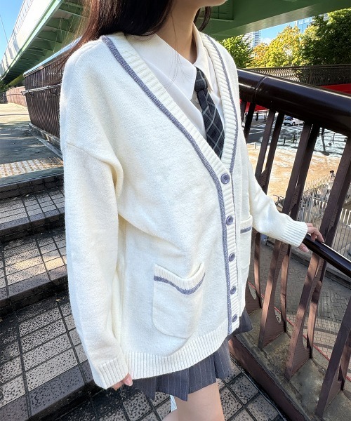 F i.n.t（フィント）の「ラメモールライン腰丈ニットカーディガン/fint（カーディガン/ボレロ・レディース・ブルーグレー/アイボリー/ライトピンク・FREE）」の2枚目の写真