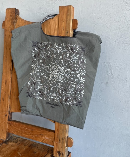 Ball&Chain（ボールアンドチェーン）の「[BALL&CHAIN/ボールアンドチェーン] DAMASUK.HORSE 刺繍デザインナイロントートバッグ（トートバッグ・レディース・チャコールグレー/ブラック・M）」の22枚目の写真