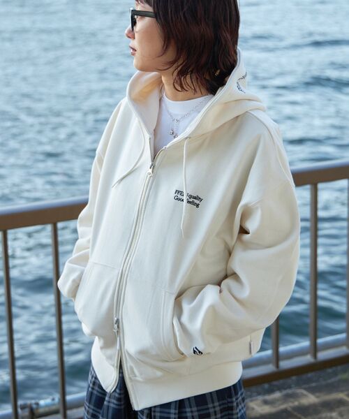 FFEIN（フェイン）の「【FFEIN(フェイン)】ワンポイントロゴフーディジップパーカー / フード ダブルジップ 刺繍 ワンポイント ワイド 裏起毛（パーカー・メンズ・オフホワイト/アッシュグレー/ブラック/ネイビー・SMALL/MEDIUM/LARGE）」の18枚目の写真