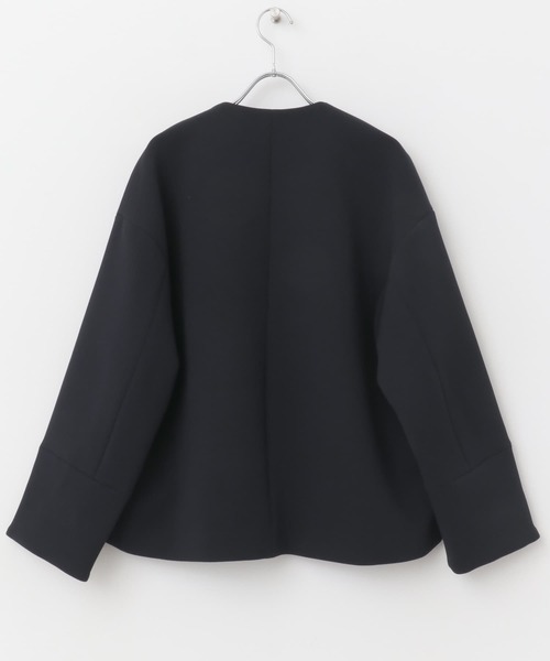 URBAN RESEARCH ROSSO WOMEN（アーバンリサーチ　ロッソ）の「UVカットトリプルクロスショートコート（ノーカラージャケット・レディース・オフホワイト/ネイビー/グリーン系その他・FREE）」の17枚目の写真