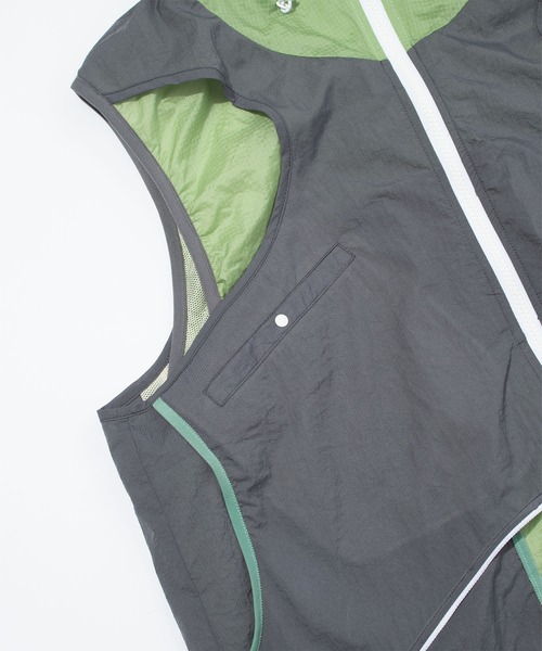 F/CE. (エフシーイー)の「F/CE. LAYERING UTOPIA VEST / エフシーイー レイヤリング ユートピア ベスト(ベスト・メンズ・ブラック/ミント・MEDIUM/LARGE/SMALL)」の9枚目の写真