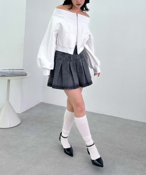 archives（アルシーヴ）の「ダンボールＷｚｉｐオフショルプルオーバー（スウェット・レディース・オフホワイト/グレー/ブラック・MEDIUM）」の10枚目の写真