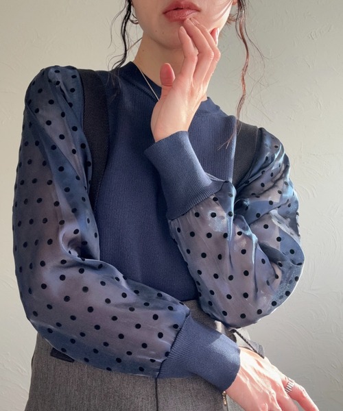 deux amour(ドゥーザムール)の「袖ドットトップス(その他トップス・レディース・グレー/ブラック/ネイビー/ホワイト・FREE)」の4枚目の写真