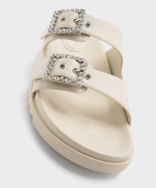 CHARLES & KEITH（チャールズ & キース）の「ジェムバックル ダブルストラップサンダル（サンダル・レディース・ブラック系その他2/オフホワイト/シルバー・22.5cm/23cm/23.5cm/24.5cm/25cm/25.5cm/26.5cm）」の11枚目の写真