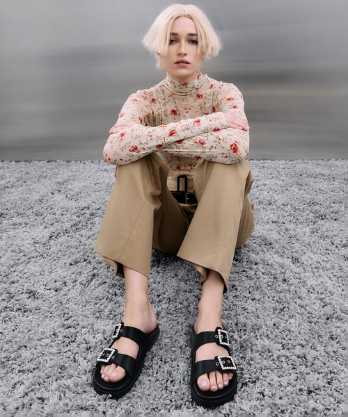 CHARLES & KEITH（チャールズ & キース）の「ジェムバックル ダブルストラップサンダル（サンダル・レディース・ブラック系その他2/オフホワイト/シルバー・22.5cm/23cm/23.5cm/24.5cm/25cm/25.5cm/26.5cm）」の19枚目の写真