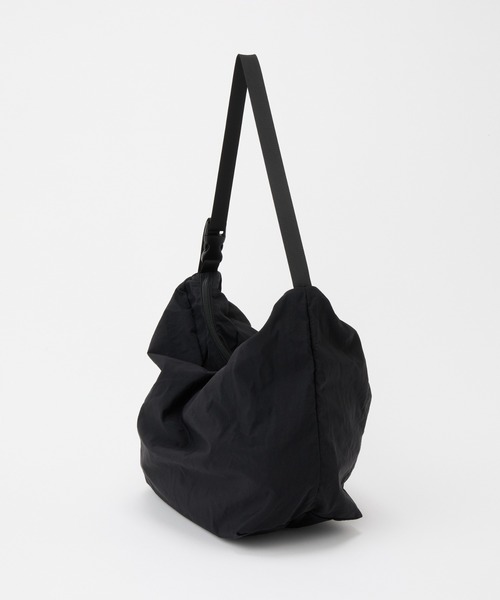 COLONY 2139（コロニートゥーワンスリーナイン）の「超軽量150g ソフトナイロンショルダーバッグ（ショルダーバッグ・メンズ・ブラック・FREE）」の14枚目の写真