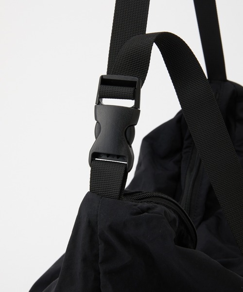 COLONY 2139（コロニートゥーワンスリーナイン）の「超軽量150g ソフトナイロンショルダーバッグ（ショルダーバッグ・メンズ・ブラック・FREE）」の16枚目の写真
