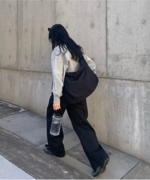 COLONY 2139（コロニートゥーワンスリーナイン）の「超軽量150g ソフトナイロンショルダーバッグ（ショルダーバッグ・メンズ・ブラック・FREE）」の12枚目の写真