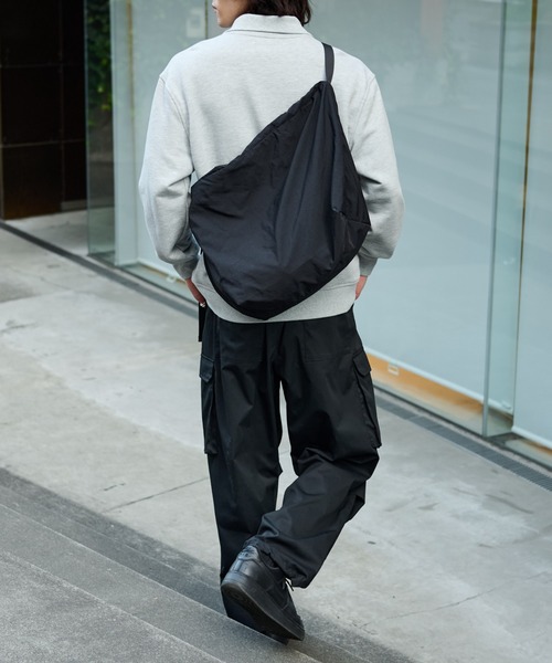 COLONY 2139（コロニートゥーワンスリーナイン）の「超軽量150g ソフトナイロンショルダーバッグ（ショルダーバッグ・メンズ・ブラック・FREE）」の10枚目の写真