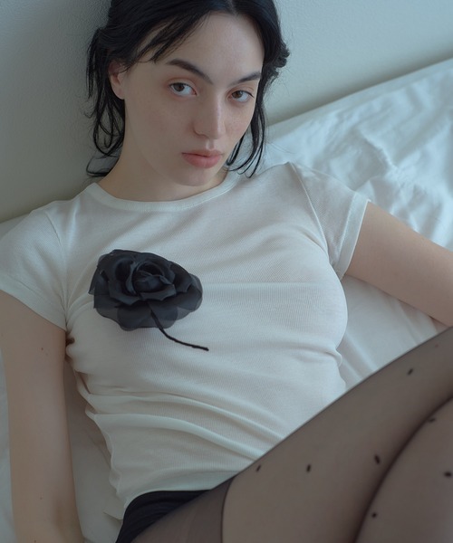 IRIS47(イリスフォーセブン)の「【IRIS 47】comfy short tops/コンフィー ショート トップス dress29 ※(Tシャツ/カットソー・レディース・グリーン/ホワイト/ブラック・FREE)」の2枚目の写真