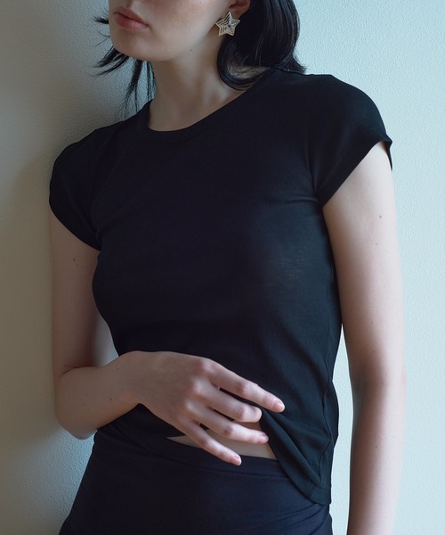 IRIS47(イリスフォーセブン)の「【IRIS 47】comfy short tops/コンフィー ショート トップス dress29 ※(Tシャツ/カットソー・レディース・グリーン/ホワイト/ブラック・FREE)」の3枚目の写真