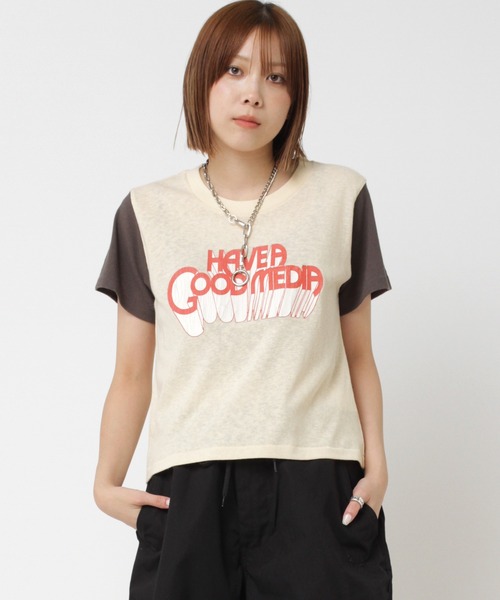 RNA（アールエヌエー）の「M2444 ＨＡＶＥ　Ａ　ＧＯＯＤ　ＭＥＤＩＡ　Ｔ（Tシャツ/カットソー・レディース・ブルー系その他/オレンジ系その他/ホワイト×グレー・MEDIUM）」の2枚目の写真