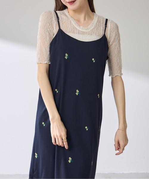 &. NOSTALGIA（アンドドットノスタルジア）の「【ZOZO限定】フラワー刺繍キャミワンピース（ワンピース・レディース・ネイビー/グレー・M）」の8枚目の写真