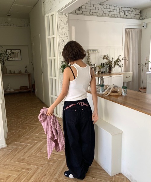 almo（アルモ）の「【LAMPOON】ヒップ刺繍バルーンデニムパンツ（デニムパンツ・レディース・ブラック・SMALL/MEDIUM/LARGE）」の6枚目の写真