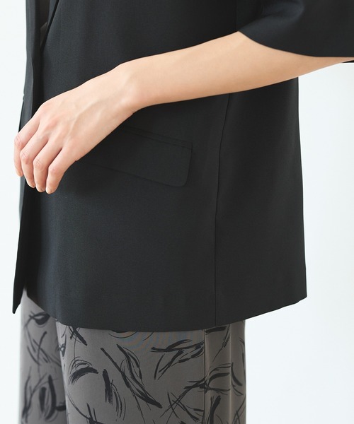 Honeys（ハニーズ）の「ハーフスリーブテーラードジャケット（テーラードジャケット・レディース・ブラック/ライトベージュ/チャコール/モカ・3L/L/LL/M/S）」の20枚目の写真