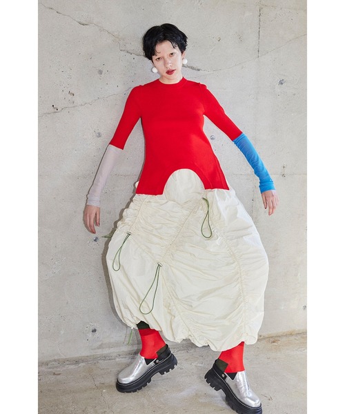 OMMO(オーエムエムオー)の「CIRCLE CUT BLOCKING KT TOP(ニット/セーター・レディース・レッド/ブラック/カーキ/ブルー/ブラック系その他・FREE)」の14枚目の写真