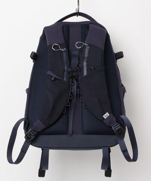 CMF OUTDOOR GARMENT(シーエムエフアウトドアガーメント)の「CMF OUTDOOR GARMENT/シーエムエフ アウトドアガーメント WEEKENDERZ SMOOTH NYLON(バックパック/リュック・メンズ・ネイビー/ブラック・F)」の7枚目の写真