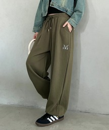 MUCENT（ムセント）の「【日本未発売/WEB限定】MUCENT(ムセント)/ユニセックス ワイド ルーズ ロゴ ジョガー スウェットパンツ/LASH METAL LOGO JOGGER SWEAT WIDE PANTS UNISEX（スウェットパンツ）」