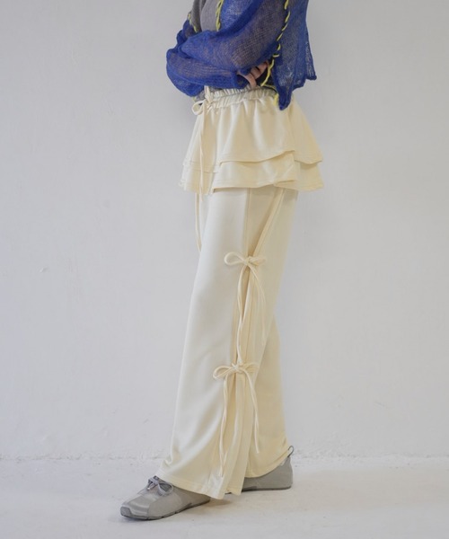 Uenui(ウニュイ)の「ウエストフリル レイヤード スウェットパンツ(スウェットパンツ・レディース・ベージュ/チャコールグレー/グレー・FREE)」の3枚目の写真