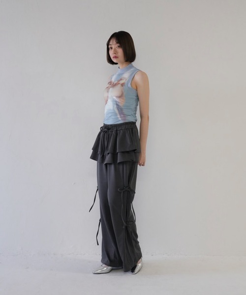 Uenui(ウニュイ)の「ウエストフリル レイヤード スウェットパンツ(スウェットパンツ・レディース・ベージュ/チャコールグレー/グレー・FREE)」の7枚目の写真