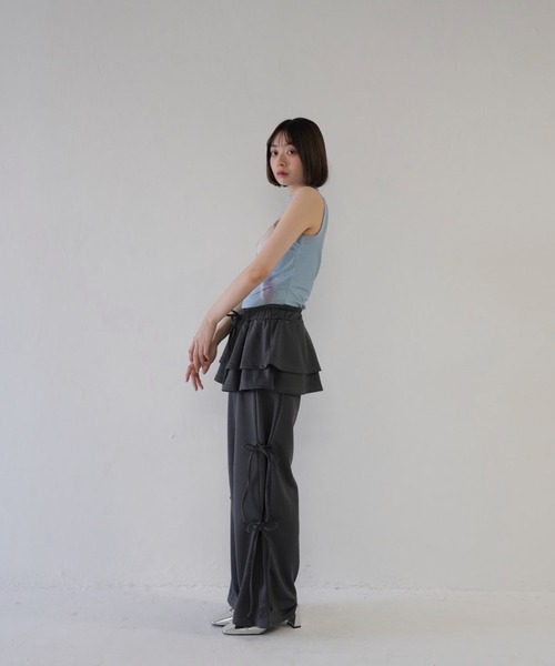 Uenui(ウニュイ)の「ウエストフリル レイヤード スウェットパンツ(スウェットパンツ・レディース・ベージュ/チャコールグレー/グレー・FREE)」の8枚目の写真