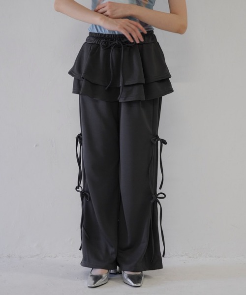 Uenui(ウニュイ)の「ウエストフリル レイヤード スウェットパンツ(スウェットパンツ・レディース・ベージュ/チャコールグレー/グレー・FREE)」の5枚目の写真