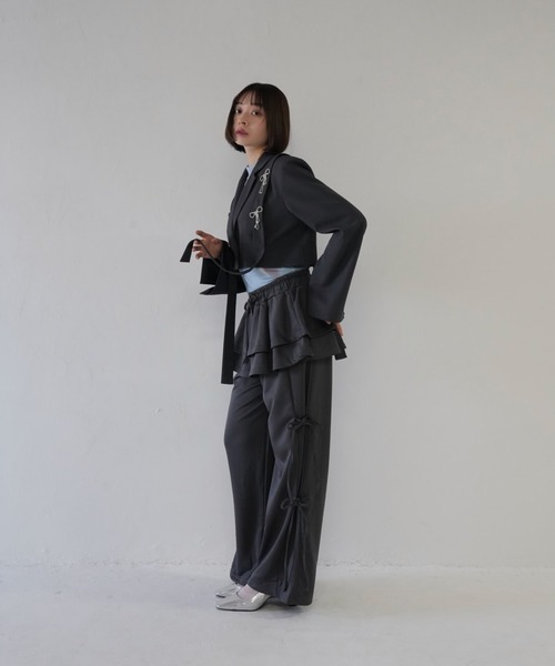 Uenui(ウニュイ)の「ウエストフリル レイヤード スウェットパンツ(スウェットパンツ・レディース・ベージュ/チャコールグレー/グレー・FREE)」の11枚目の写真