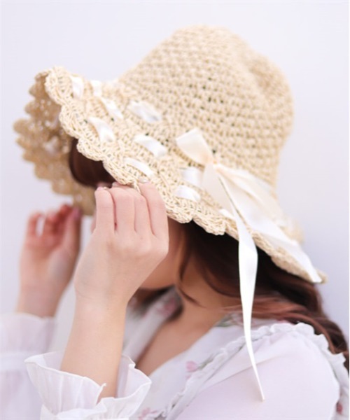 axes femme POETIQUE(アクシーズファムポエティック)の「はしごリボンサマーハット(ハット・レディース・ベージュ・FREE)」の1枚目の写真