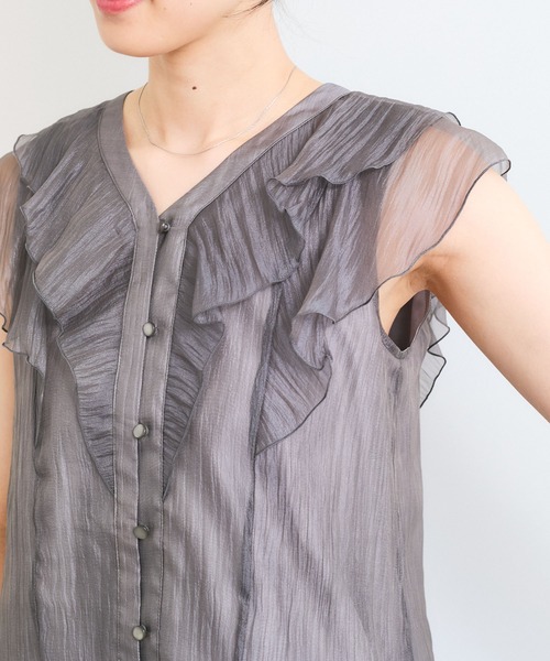 VIS（ビス）の「シアーラッフルフリルブラウス/通勤対応（シャツ/ブラウス・レディース・チャコールグレー/ピンク/ベージュ・FREE）」の18枚目の写真