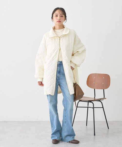 earth music&ecology(アースミュージックアンドエコロジー)の「セルフカットフレアデニムパンツ(デニムパンツ・レディース・ライトインディゴブルー/ブルー系その他・M/L/S)」の17枚目の写真