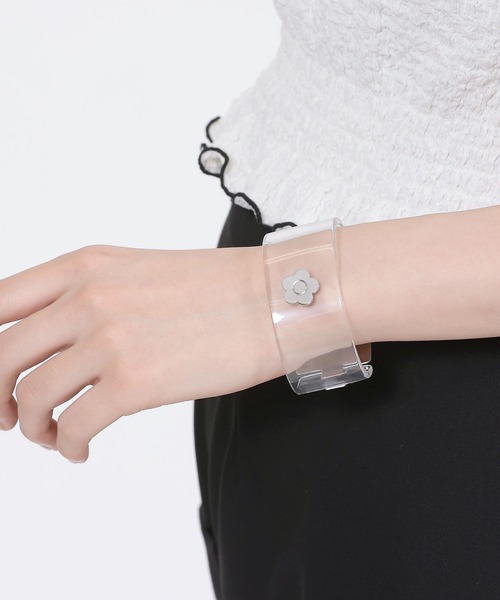MARY QUANT（マリークワント）の「メタルポイントアクリル バングル