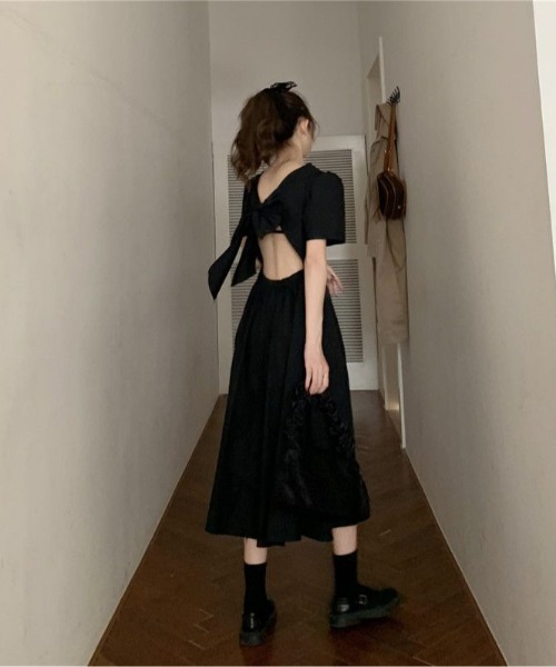 Mejoul（メジュール）の「バックリボンパフスリーブロングワンピース（ワンピース・レディース・ホワイト/ブラック・M）」の7枚目の写真
