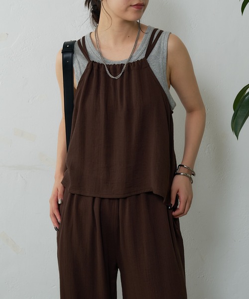 COLONY 2139(コロニートゥーワンスリーナイン)の「リネンライクキャミブラウス(キャミソール・レディース・ベージュ/ブラウン/ブラック・FREE)」の13枚目の写真