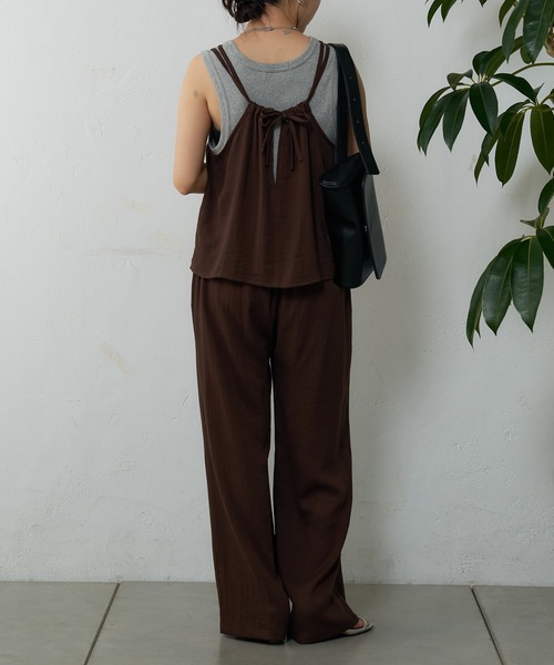 COLONY 2139(コロニートゥーワンスリーナイン)の「リネンライクキャミブラウス(キャミソール・レディース・ベージュ/ブラウン/ブラック・FREE)」の18枚目の写真