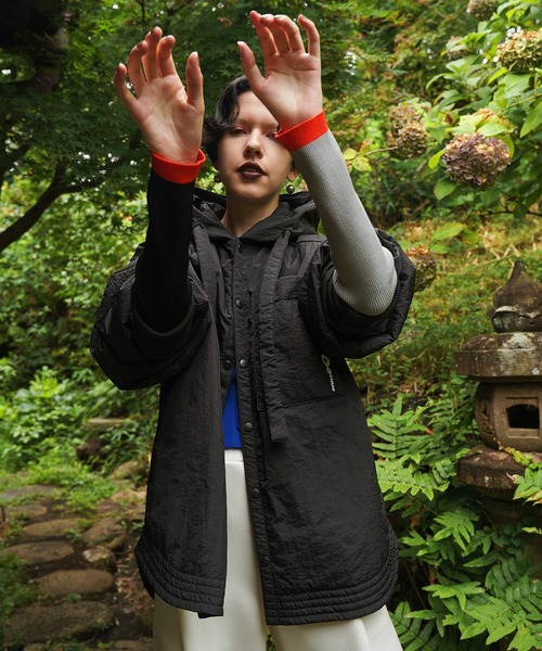 OMMO(オーエムエムオー)の「PADDED HOOD SHIRT(その他アウター・レディース・オフホワイト/ブラック・36/38)」の12枚目の写真