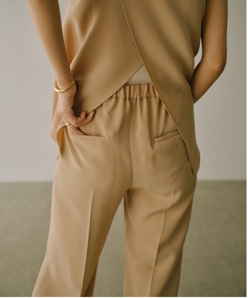 anuans(アニュアンス)の「トリアセテートリラックスパンツ(スラックス・レディース・ブラック/サックスブルー/ベージュ/ネイビー・SMALL/MEDIUM)」の17枚目の写真