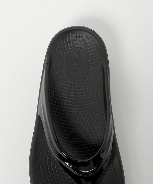 OOFOS（ウーフォス）の「＜OOFOS＞OOmega（サンダル・レディース・ブラック・25cm/24cm/23cm）」の7枚目の写真