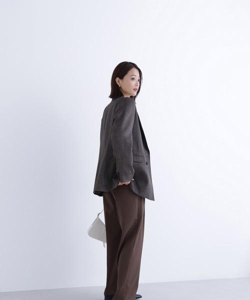 NATURAL BEAUTY BASIC（ナチュラルビューティーベーシック）の「◇シャークスキン SETUPダブルブレストジャケット（テーラードジャケット・レディース・ダークブラウン/ネイビー・SMALL/MEDIUM）」の16枚目の写真