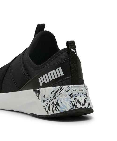 PUMA(プーマ)の「PUMA プーマ ウィメンズ ソフトライド ハルリー スリップオン M ランニング(スニーカー・レディース・ホワイト系その他/ブラック系その他2・24.5cm/24.0cm/23.5cm/26.0cm/25.5cm/25.0cm/23.0cm/22.5cm/22.0cm)」の4枚目の写真