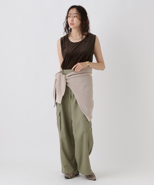 Elura（エルーラ）の「ベロアタンク/582313（タンクトップ・レディース・ダークブラウン/ブラック・FREE）」の12枚目の写真