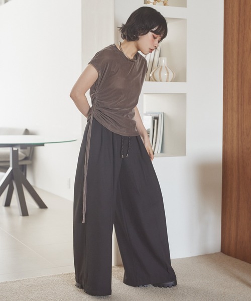 LAULEN（ローレン）の「velor side shirring tops /ベロアサイドシャーリングトップス（Tシャツ/カットソー・レディース・グレイッシュベージュ/ブラック/テラコッタ・FREE）」の8枚目の写真
