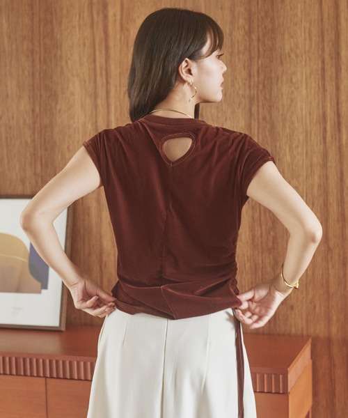 LAULEN（ローレン）の「velor side shirring tops /ベロアサイドシャーリングトップス（Tシャツ/カットソー・レディース・グレイッシュベージュ/ブラック/テラコッタ・FREE）」の15枚目の写真
