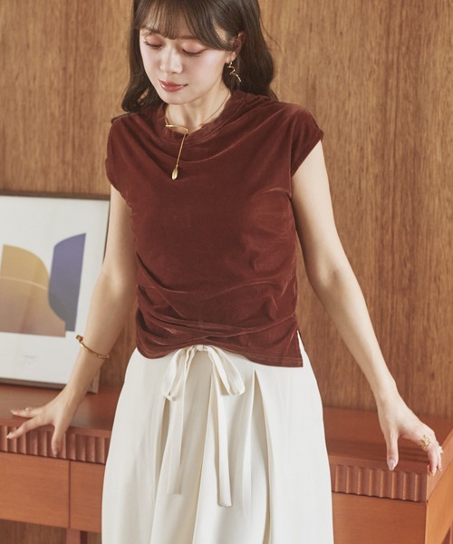 LAULEN（ローレン）の「velor side shirring tops /ベロアサイドシャーリングトップス（Tシャツ/カットソー・レディース・グレイッシュベージュ/ブラック/テラコッタ・FREE）」の16枚目の写真